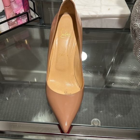 A pair Christian Louboutin - Picture 2 of 3